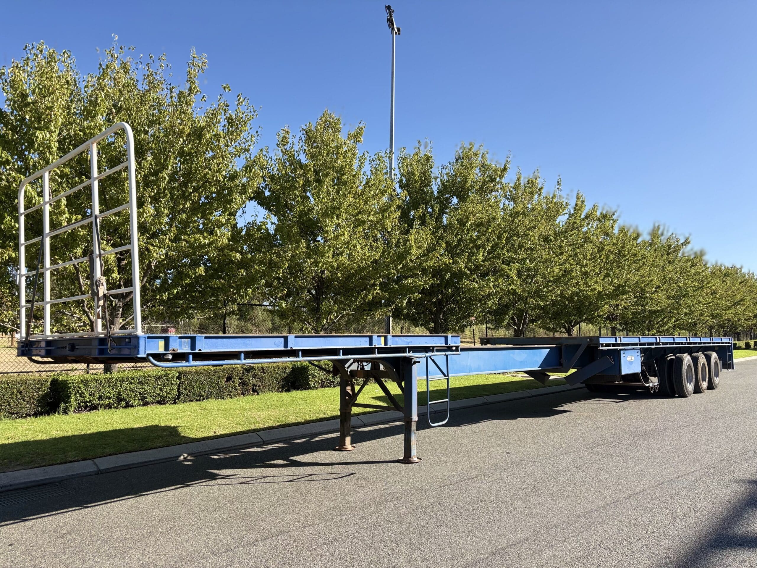 Blue Extendable Flatbed
